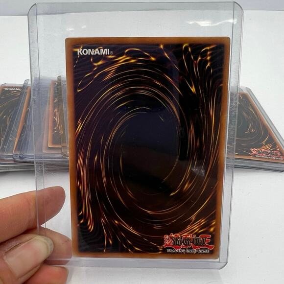 Yu-Gi-Oh! Game Collectible Trading Cards in Plastic SPANISH Yugioh - Lot of 48 - Picture 3 of 14